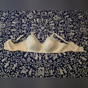 Elegant White Bra (new) - 42C